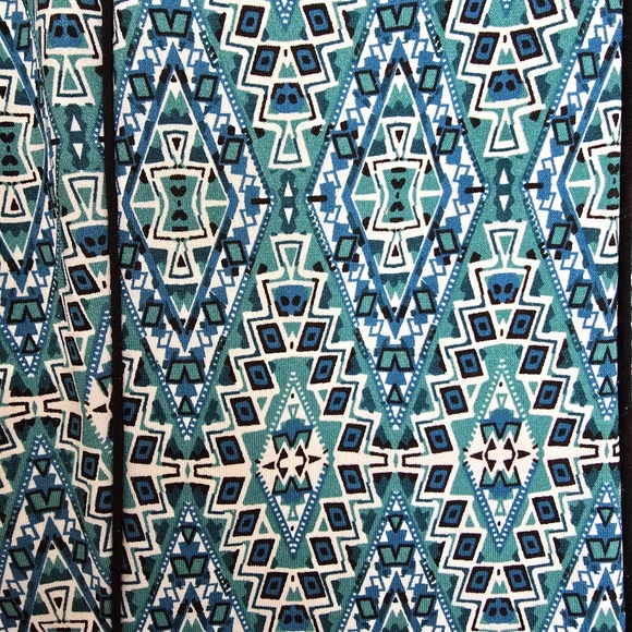 Maria Gabrielle Elegant Blue Geometric Women's Top - Picture 3 of 3